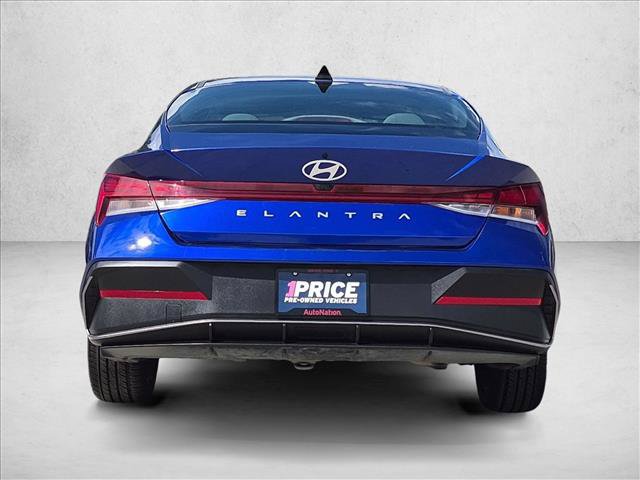 Used 2025 Hyundai Elantra SEL FWD image 7