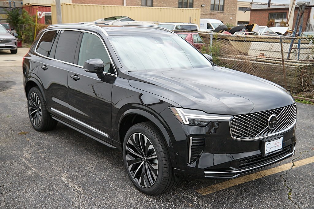 New 2026 Volvo XC90 B6 Plus w/ Protection Package Premier AWD/4WD image 4