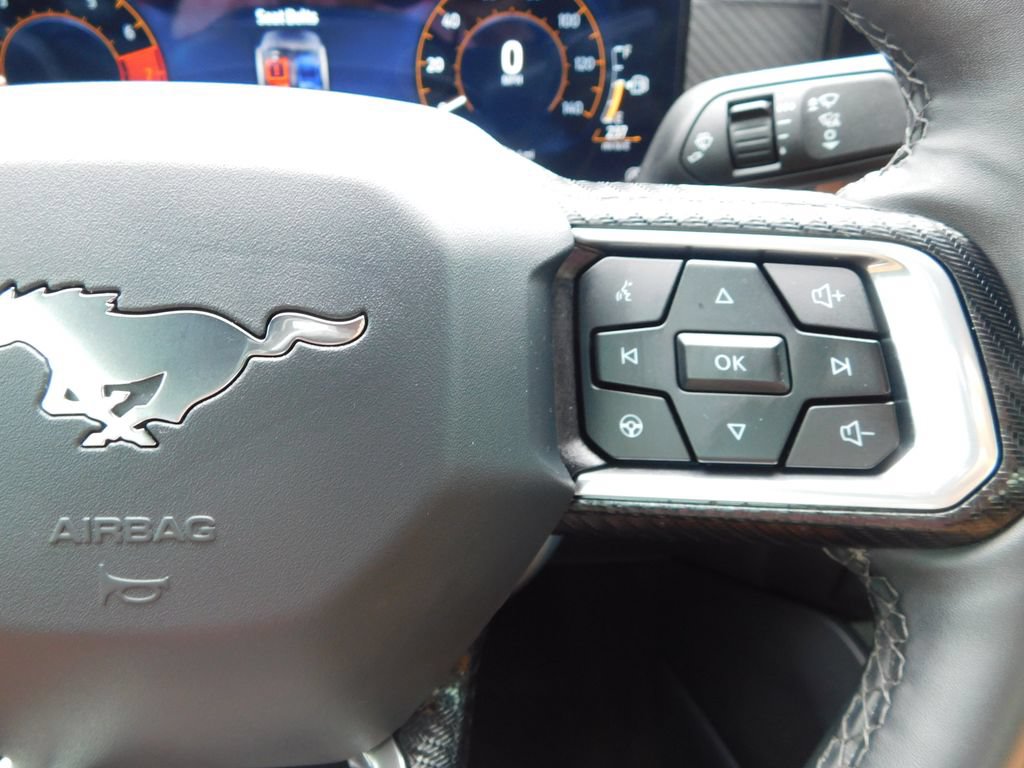 Used 2025 Ford Mustang Coupe RWD image 23
