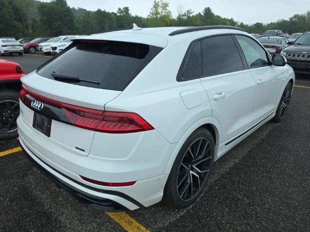 Used 2020 Audi Q8 Prestige w/ Prestige Package AWD/4WD image 3
