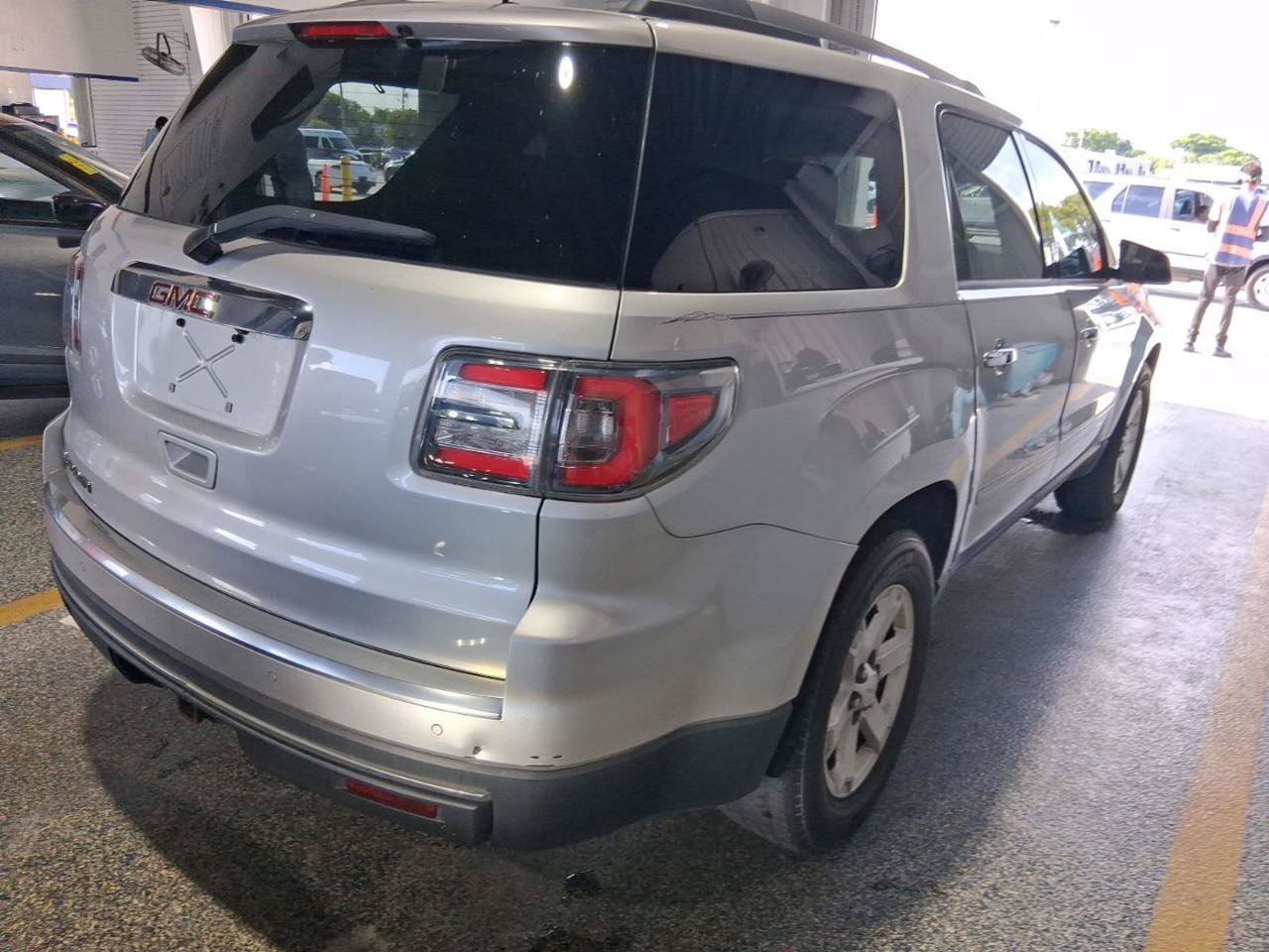 Used 2014 GMC Acadia SLE FWD image 3