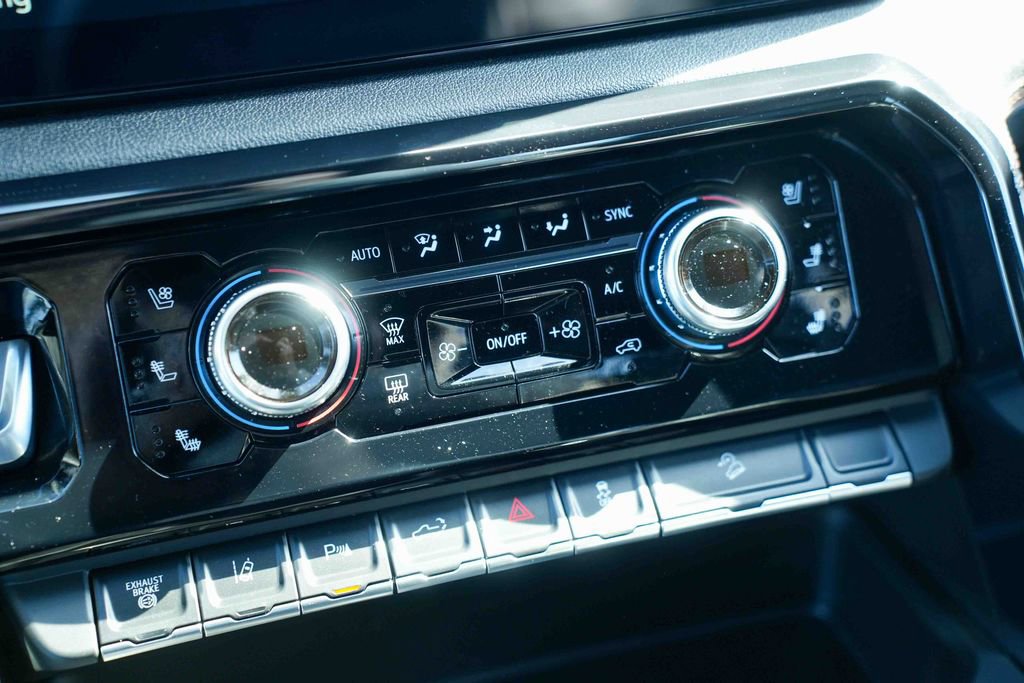 Used 2025 GMC Sierra 2500 AT4 w/ AT4 Premium Plus Package AWD/4WD image 38