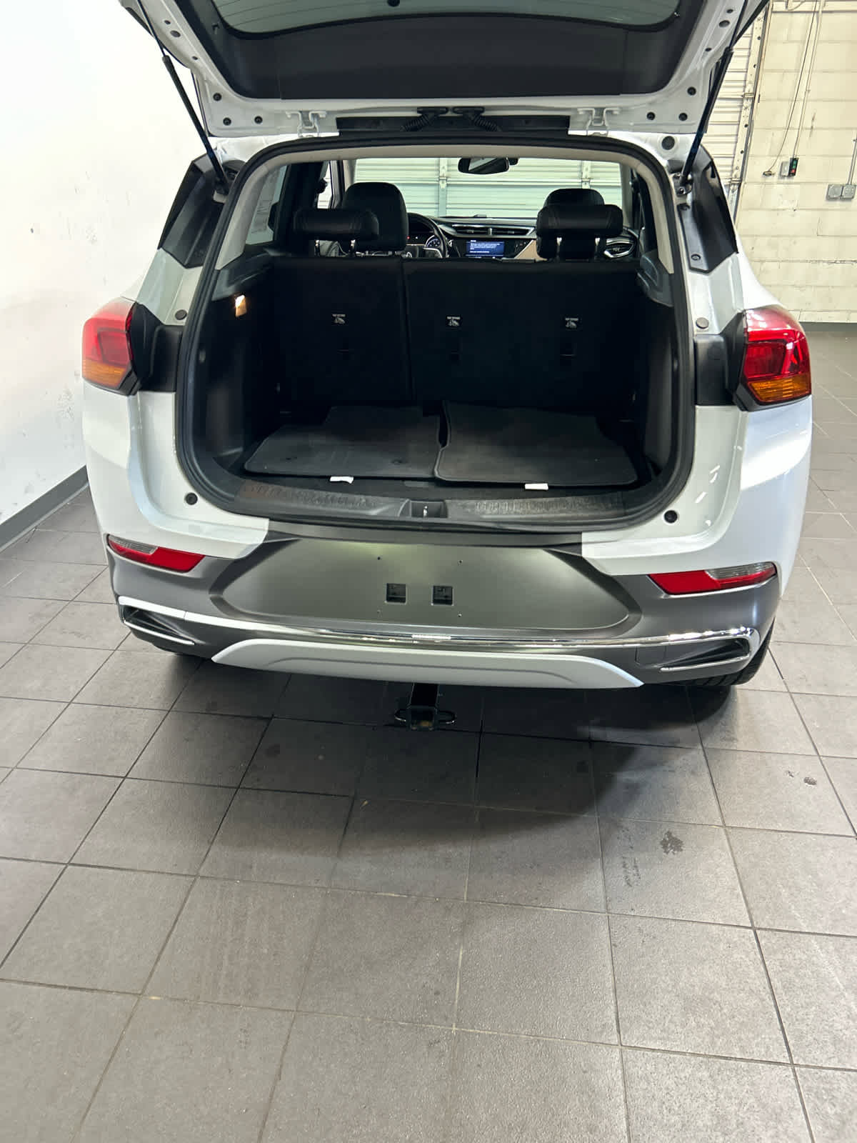 Used 2021 Buick Encore GX Essence w/ Experience Buick Package image 11