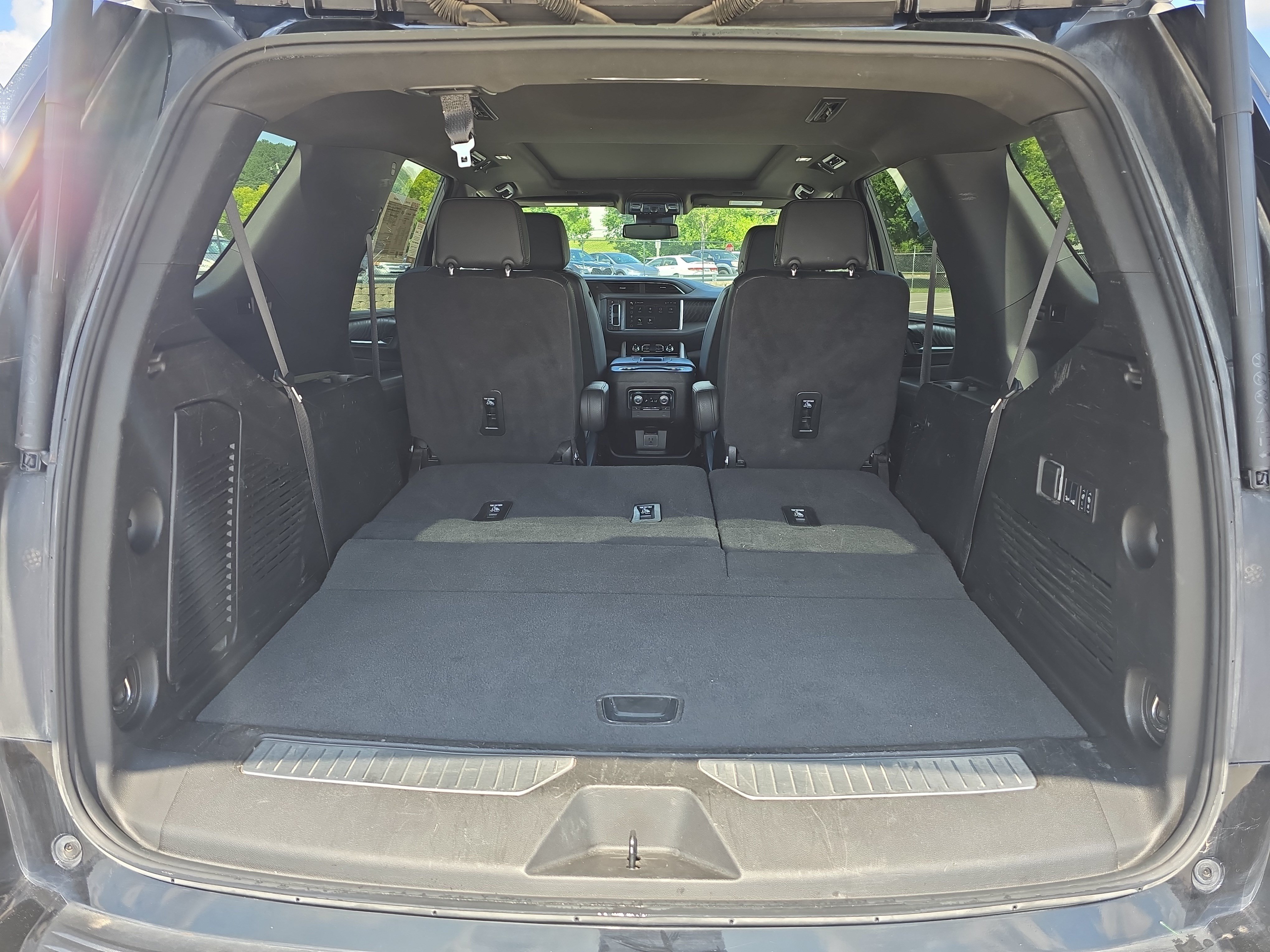 Used 2024 GMC Yukon Denali AWD/4WD image 14