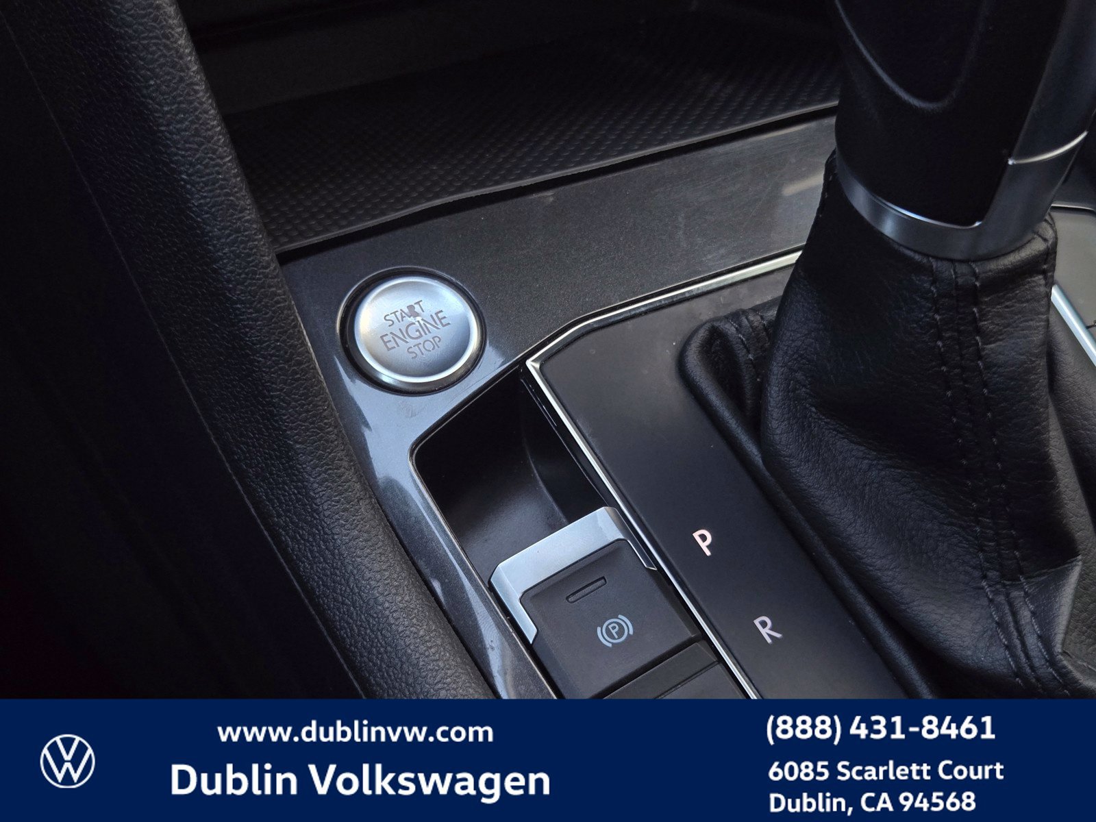 Used 2018 Volkswagen Tiguan SE w/ 3rd Row Seat Package AWD/4WD image 18