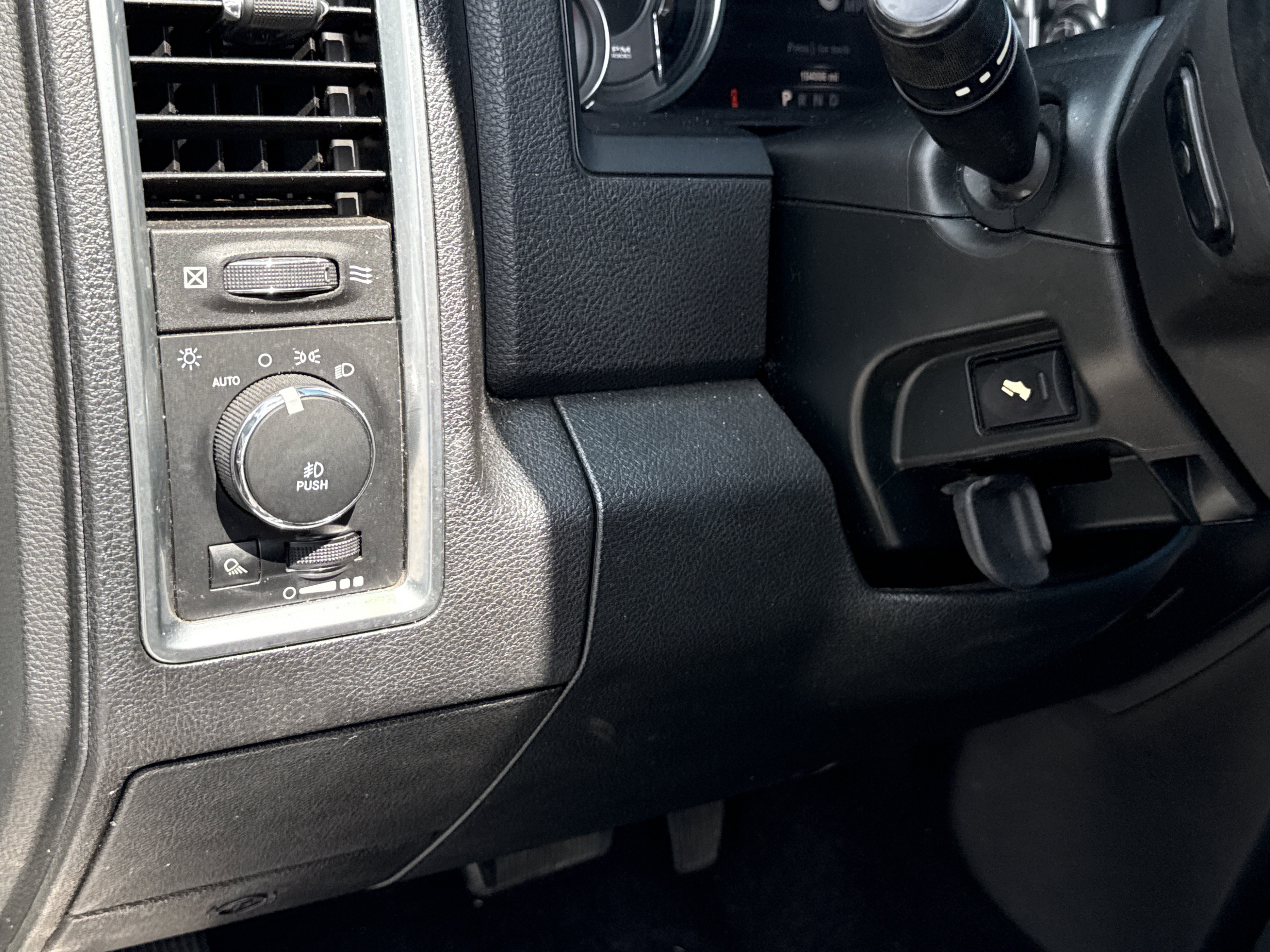 Used 2018 RAM 1500 Limited AWD/4WD image 33