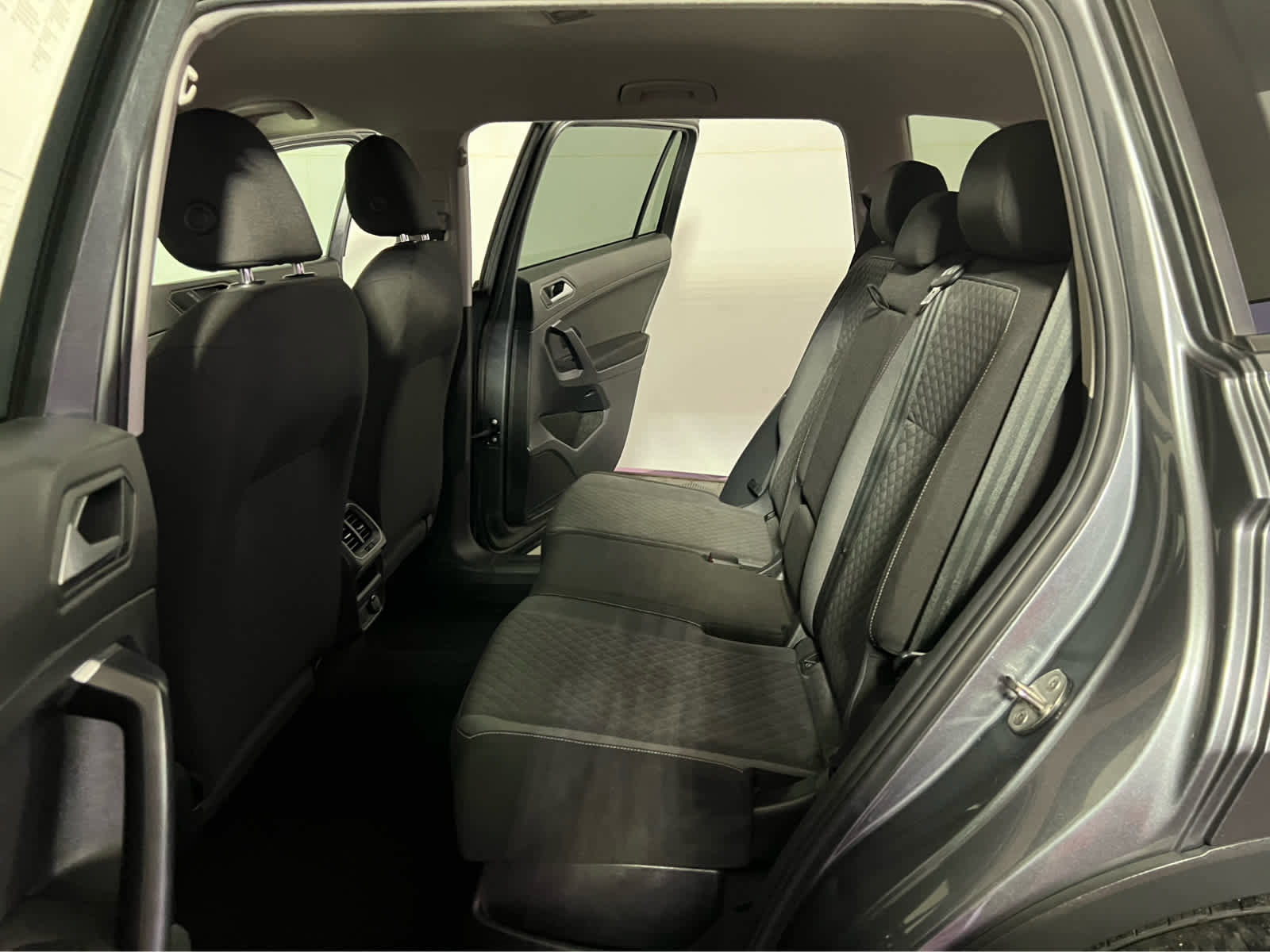 Used 2021 Volkswagen Tiguan S image 21