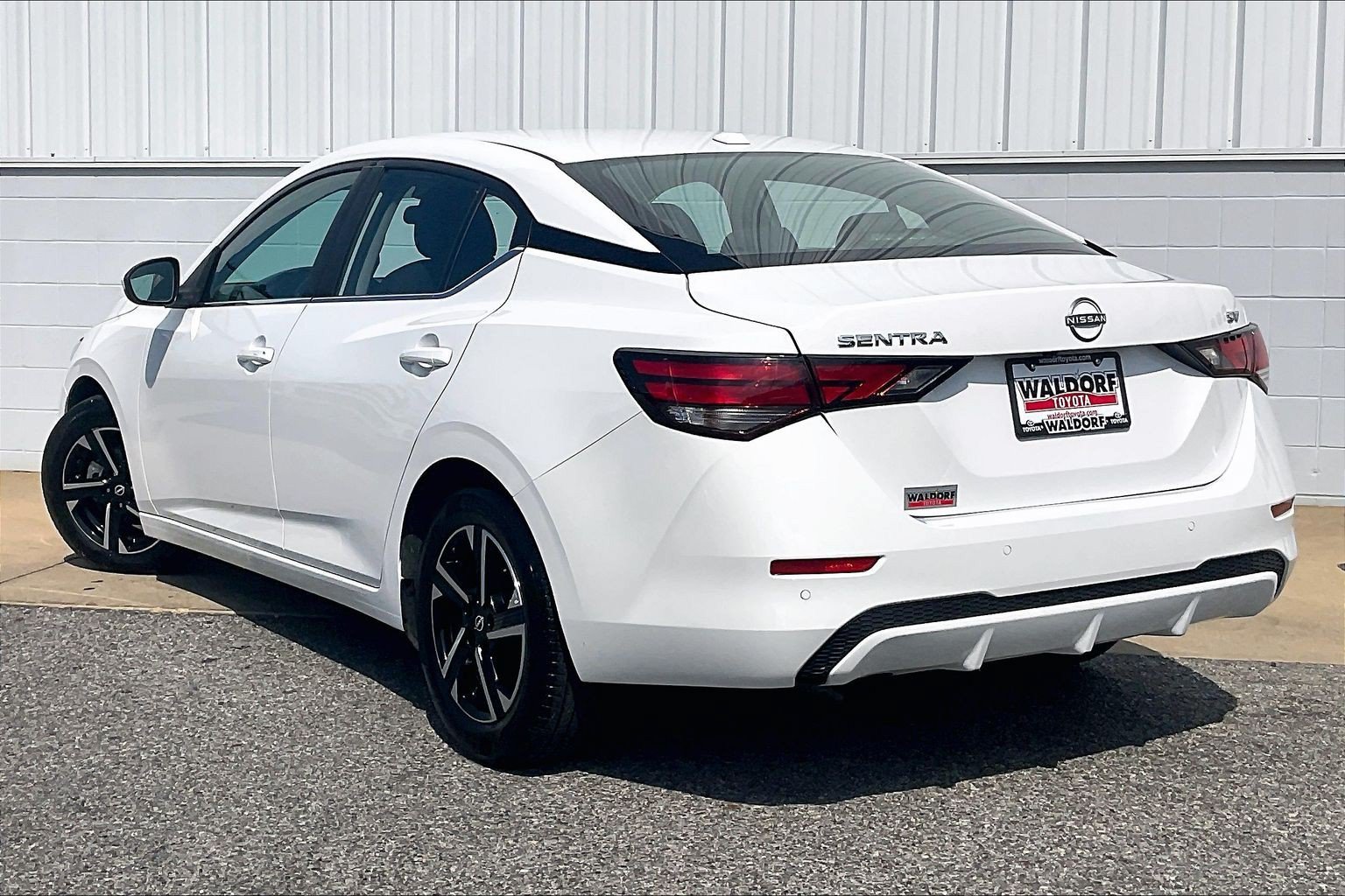 Used 2024 Nissan Sentra SV FWD image 15