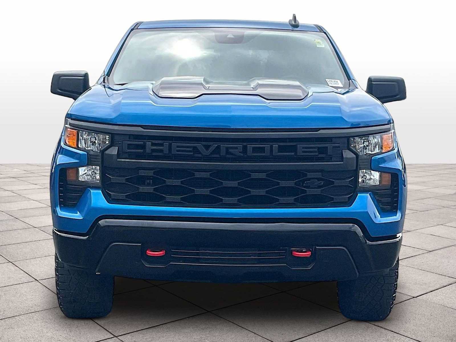 Used 2024 Chevrolet Silverado 1500 Custom Trail Boss w/ LPO, Dark Essentials Package AWD/4WD image 3