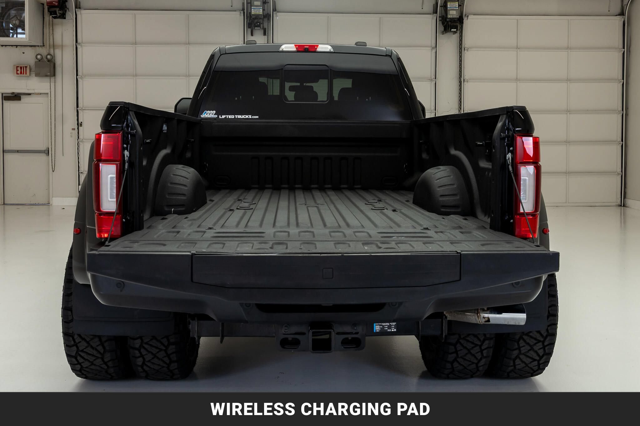 Used 2022 Ford F450 Platinum w/ FX4 Off-Road Package AWD/4WD image 9