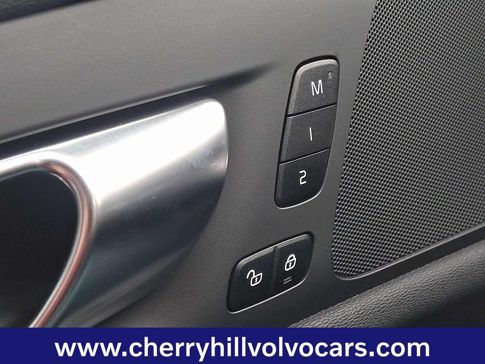 Certified 2025 Volvo S60 B5 Plus image 25