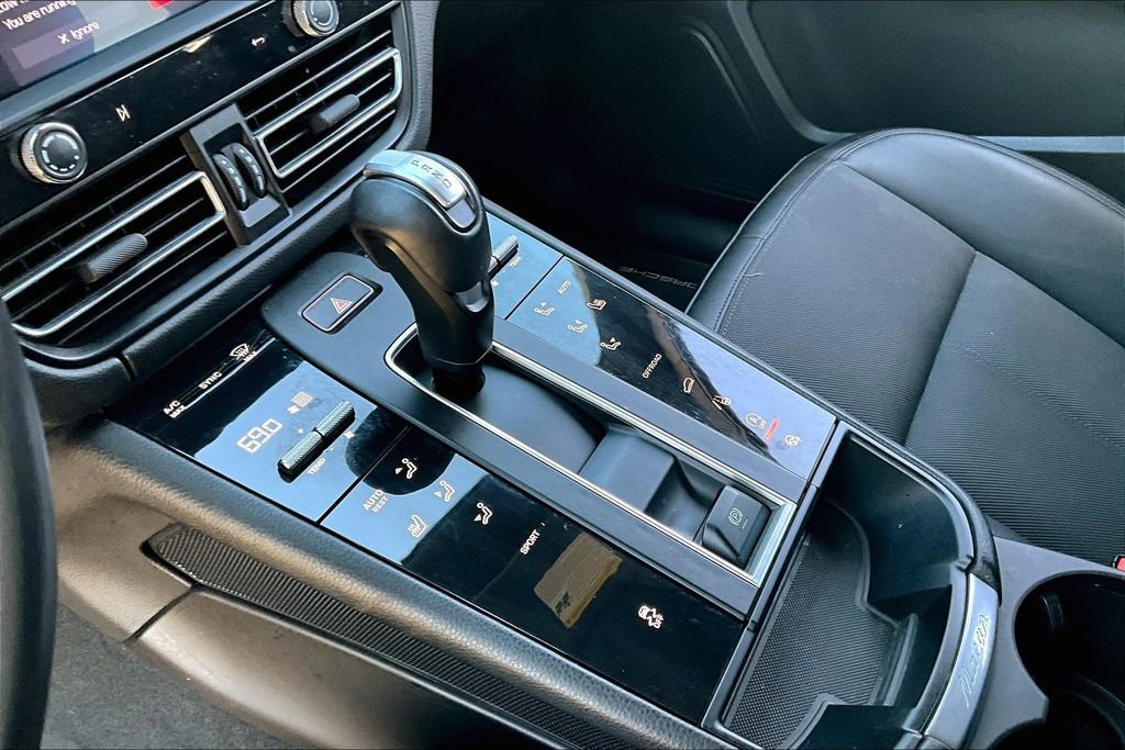 Used 2022 Porsche Macan image 19