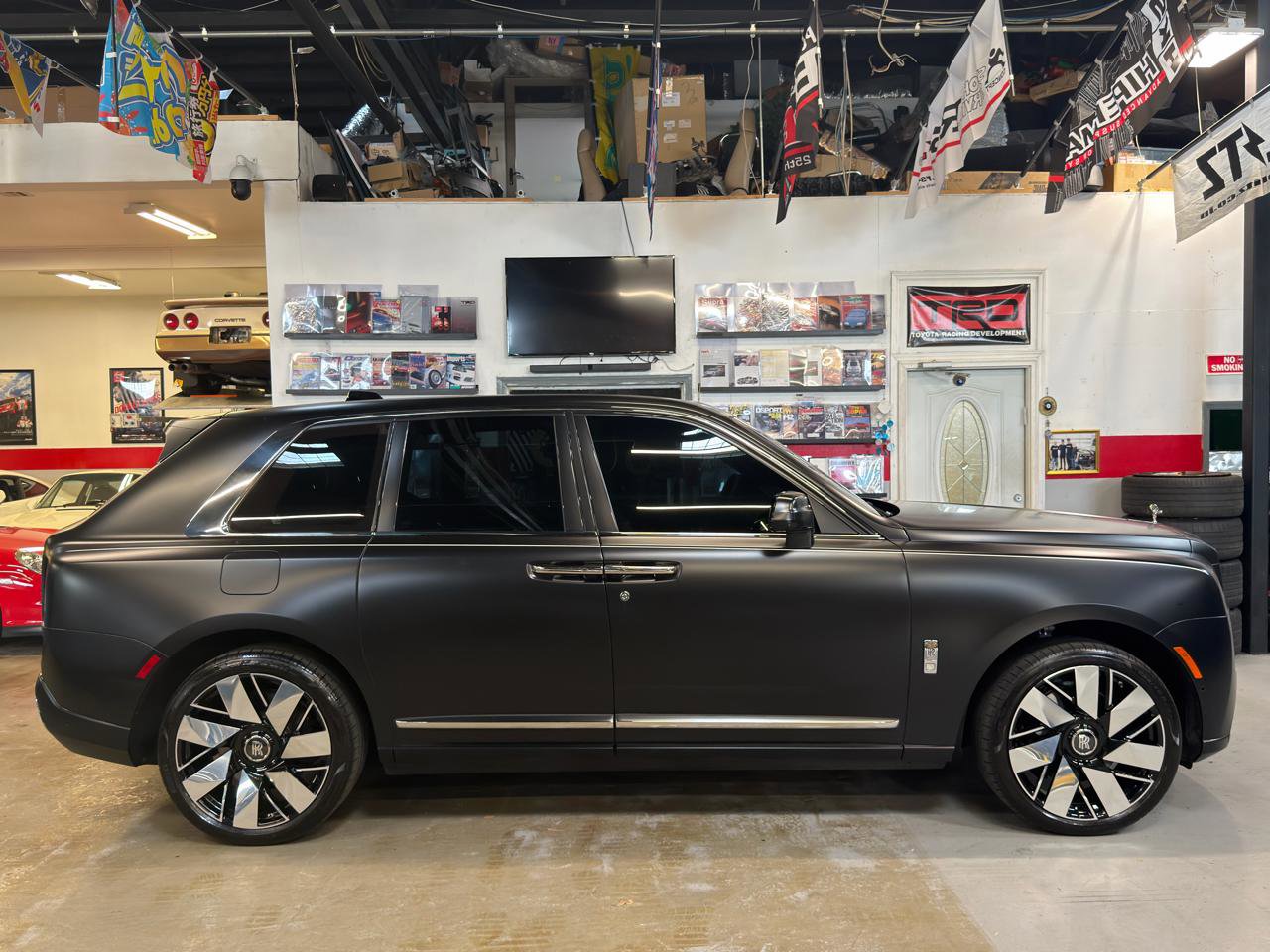 Used 2025 Rolls-Royce Cullinan image 4