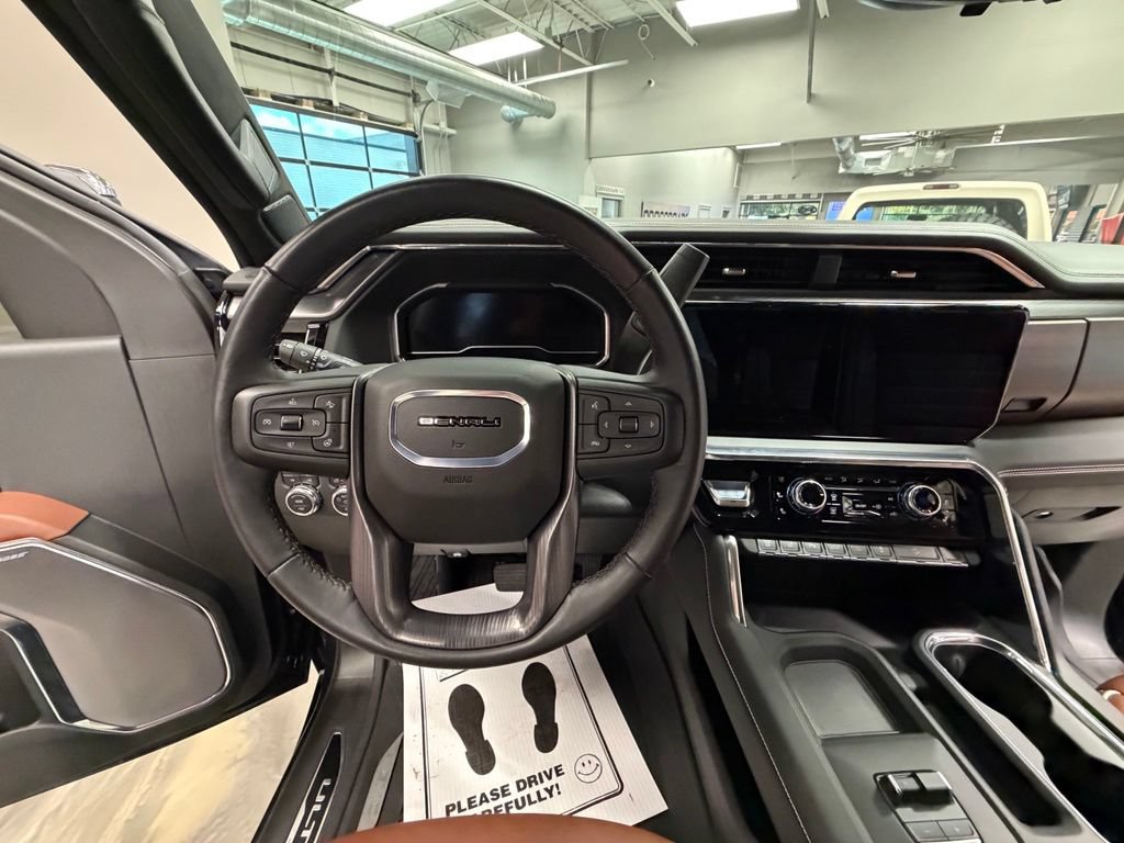 Used 2025 GMC Sierra 2500 Denali Ultimate AWD/4WD image 12