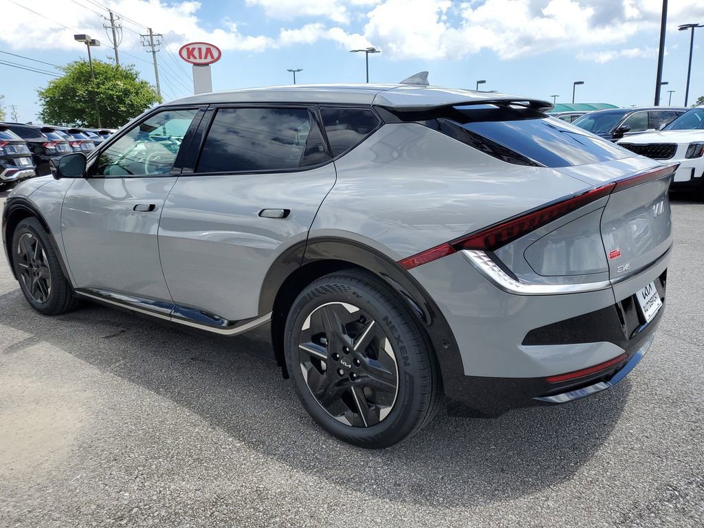 New 2025 Kia EV6 Wind image 3