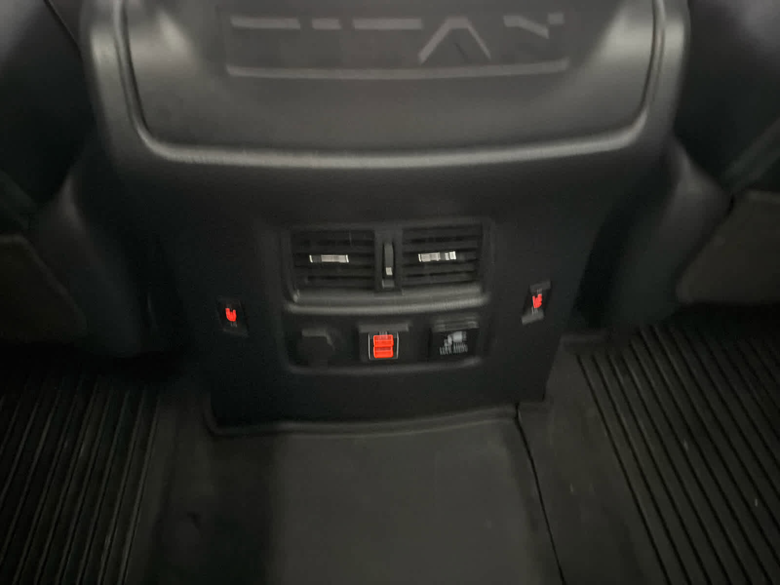 Used 2024 Nissan Titan PRO-4X w/ Pro-4x Convenience Package image 21