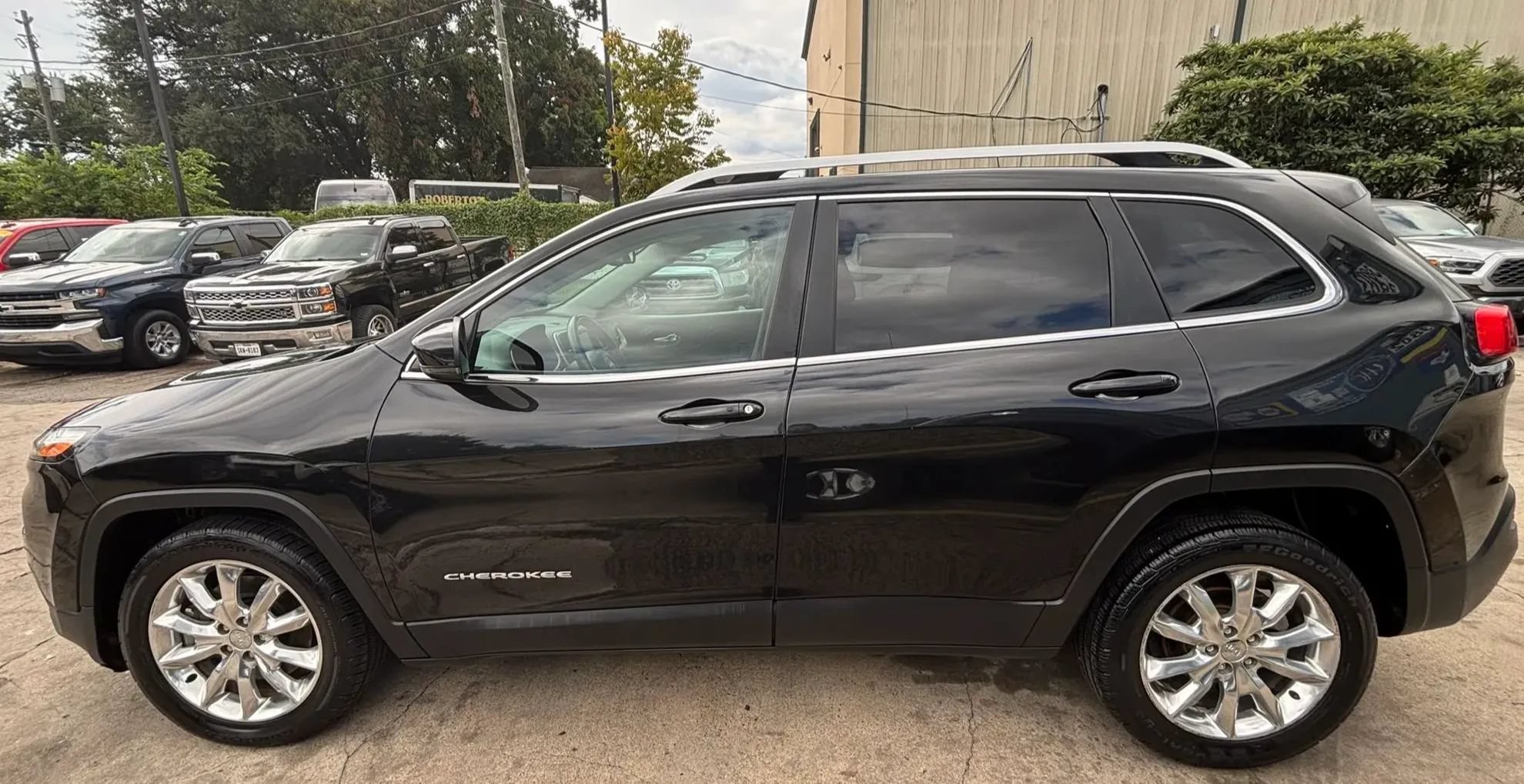 Used 2015 Jeep Cherokee Limited FWD image 4