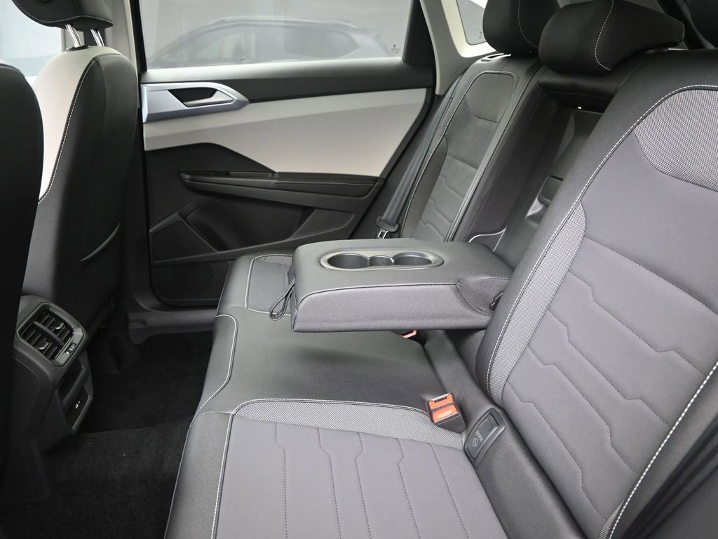 Used 2025 Volkswagen Taos SE w/ Panoramic Sunroof Package image 20