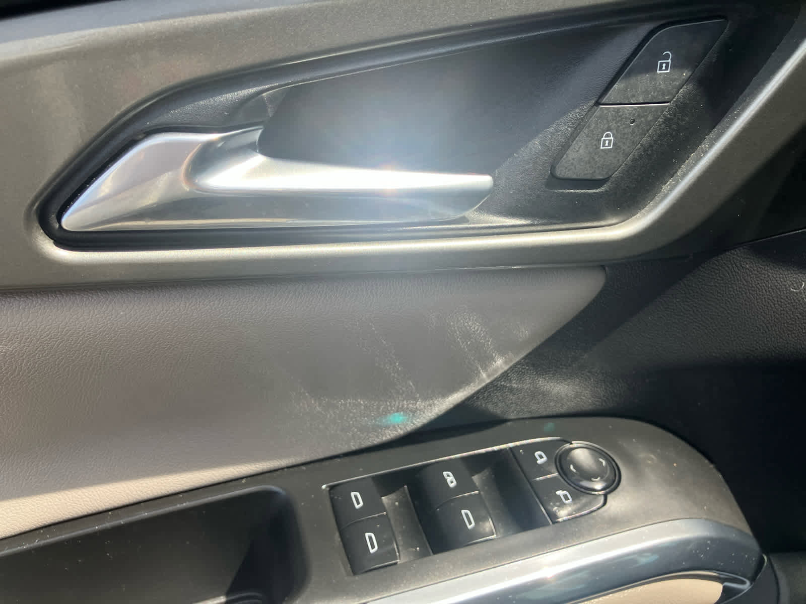 Used 2025 Chevrolet Traverse LT w/ Driver Confidence Package FWD image 15