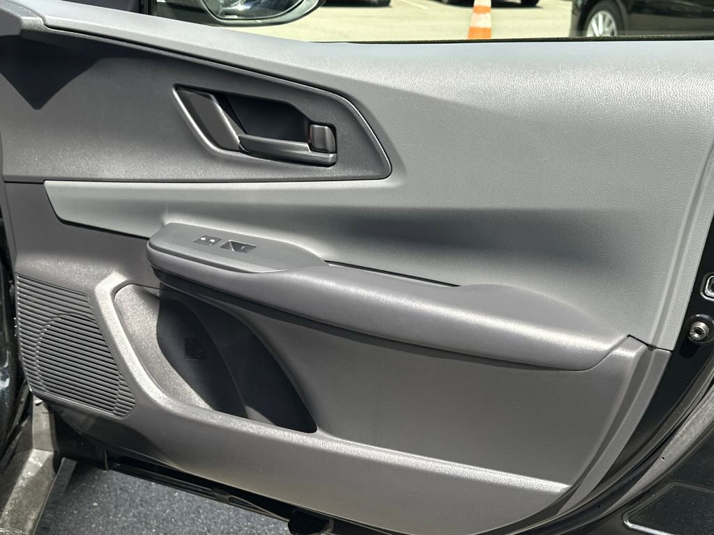 Used 2025 Toyota Prius LE FWD image 8