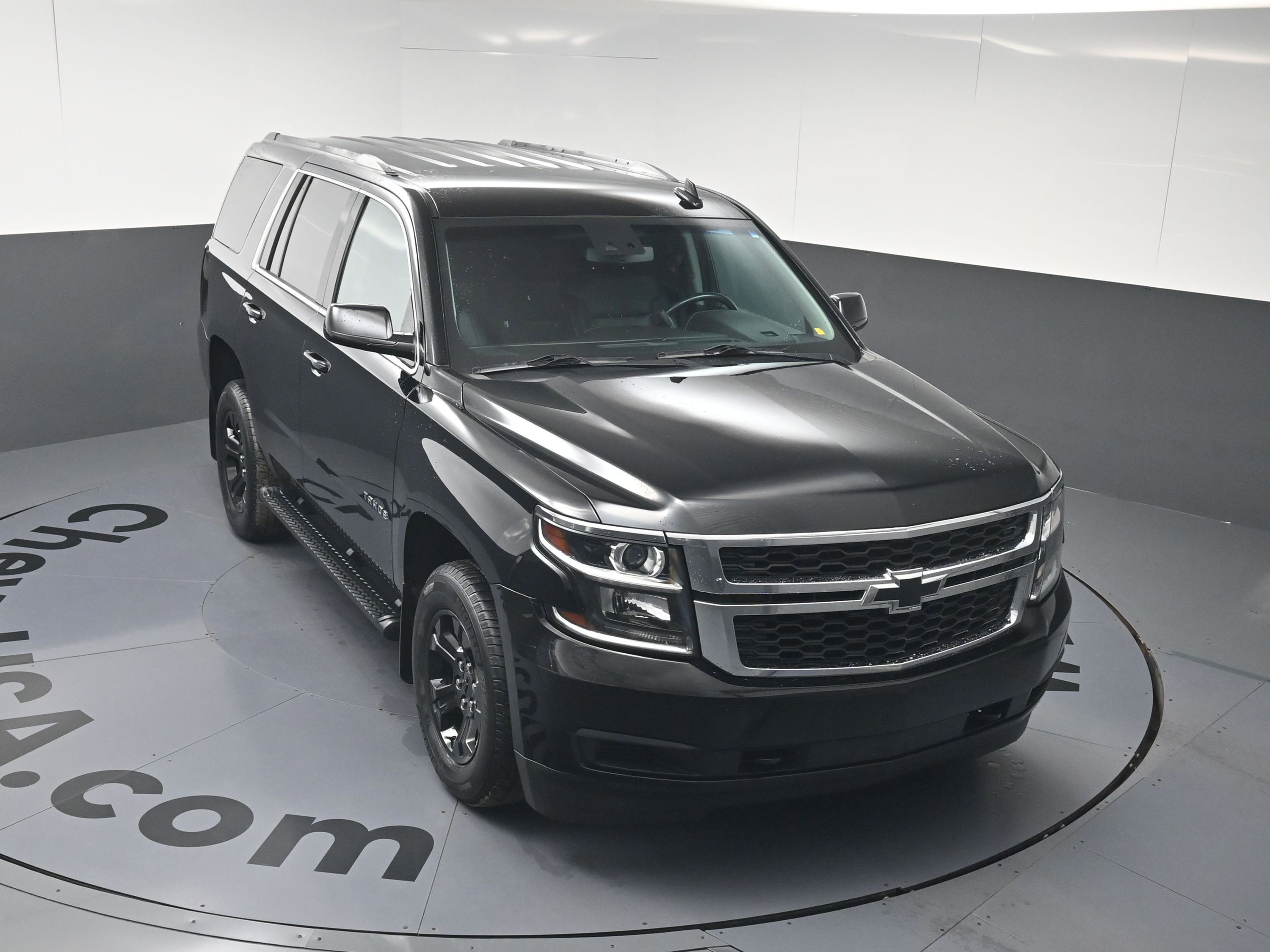 Used 2019 Chevrolet Tahoe LS w/ Enhanced Driver Alert Package AWD/4WD image 14