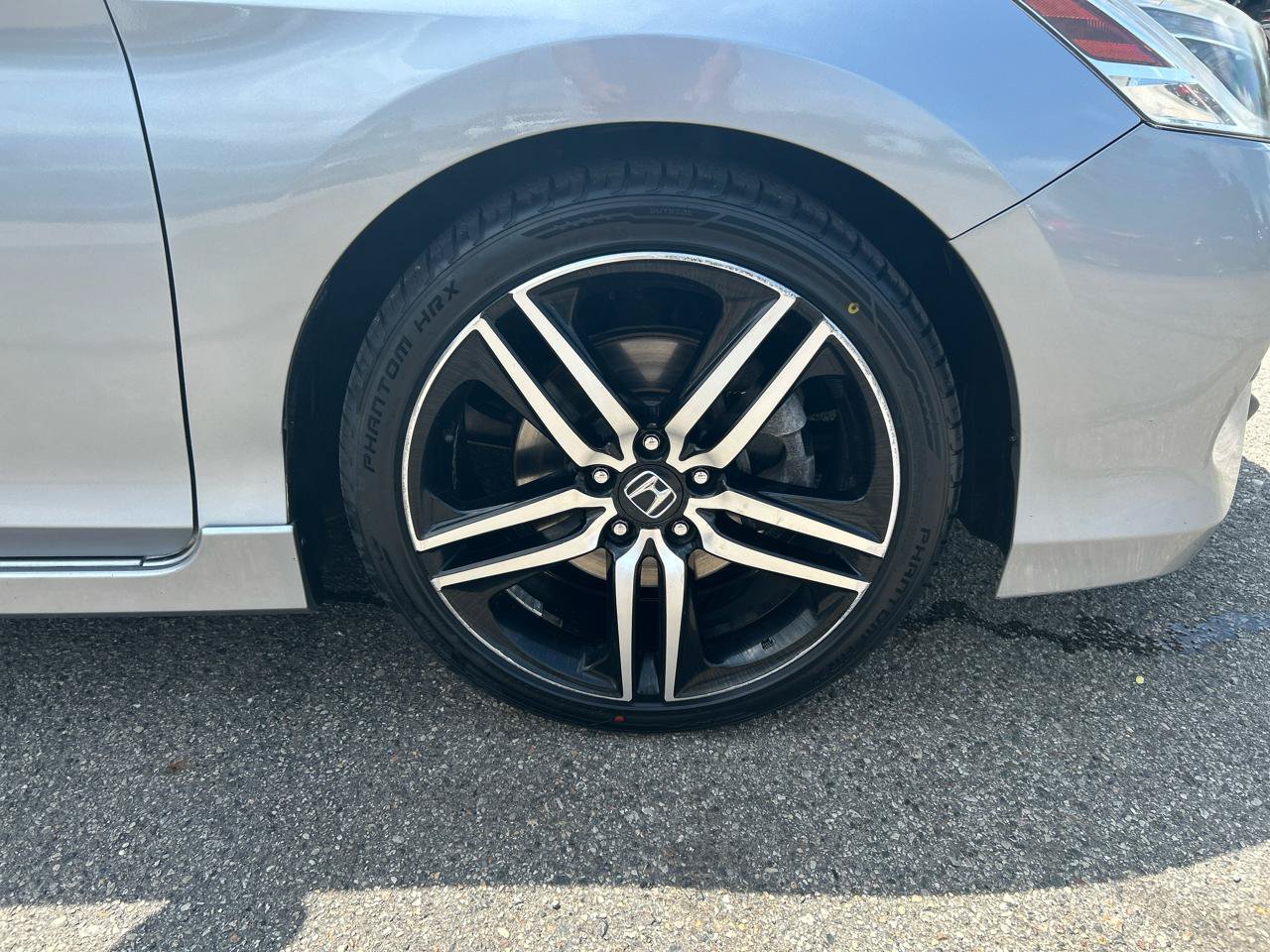 Used 2016 Honda Accord Touring image 31