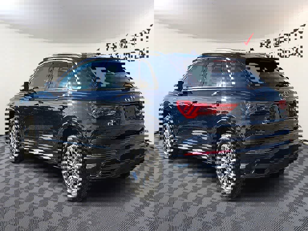 Used 2024 Audi Q3 2.0T Premium image 5