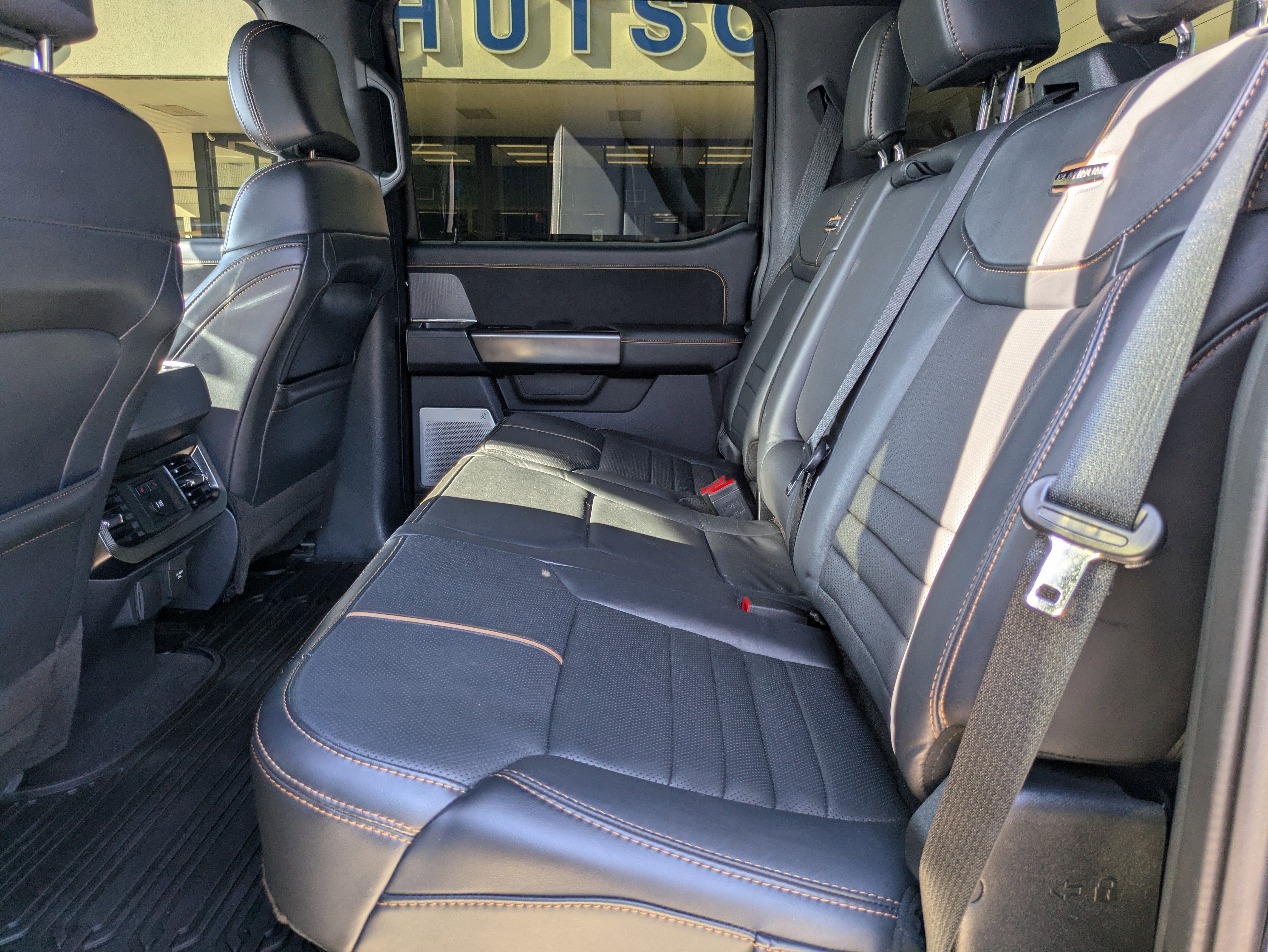 Used 2023 Ford F250 Platinum image 11