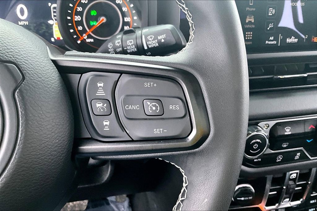 Used 2025 Jeep Wrangler Unlimited Rubicon AWD/4WD image 19