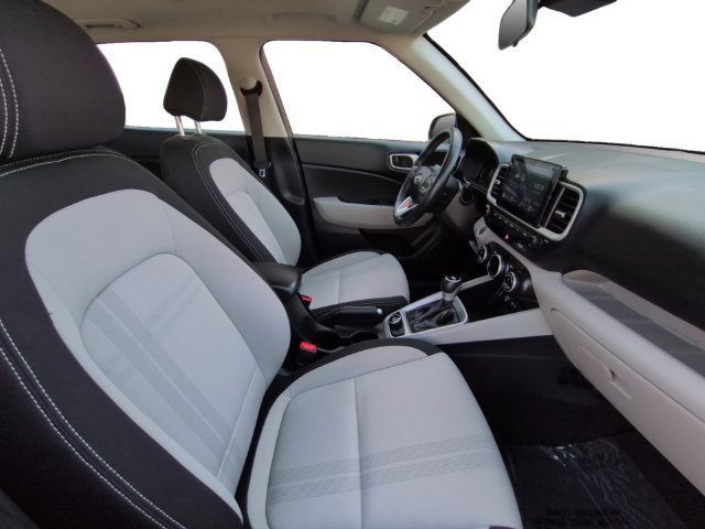 Used 2024 Hyundai Venue SEL FWD image 23