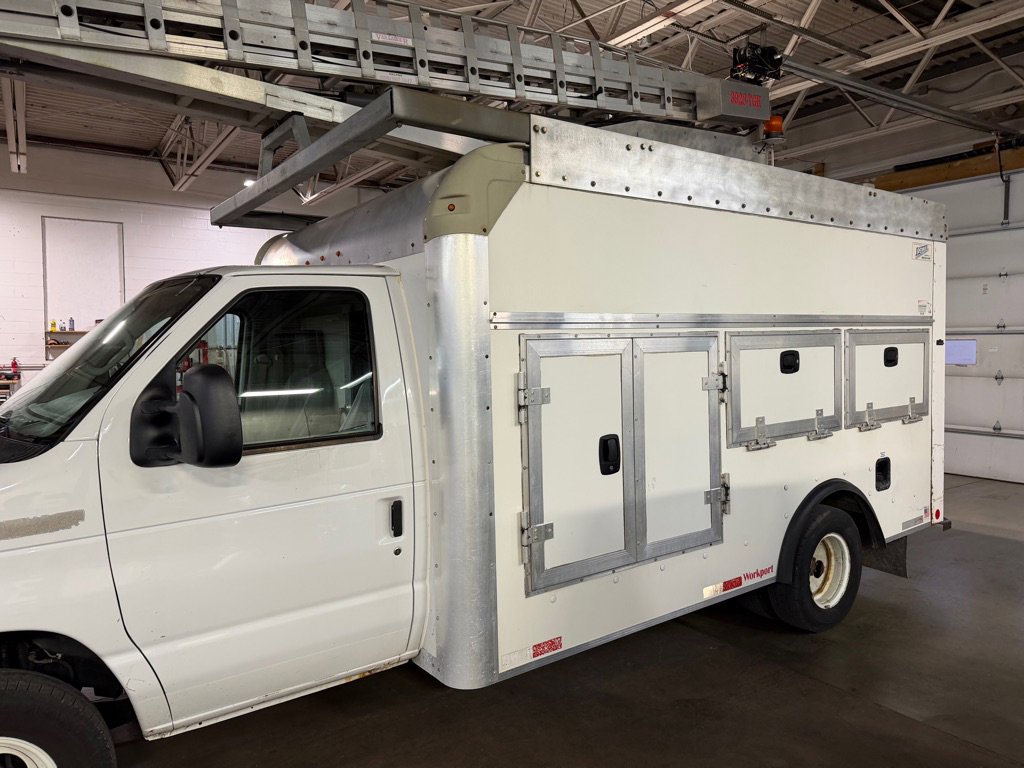 Used 2016 Ford E-450 and Econoline 450 Super Duty w/ Power Windows & Locks Group image 5