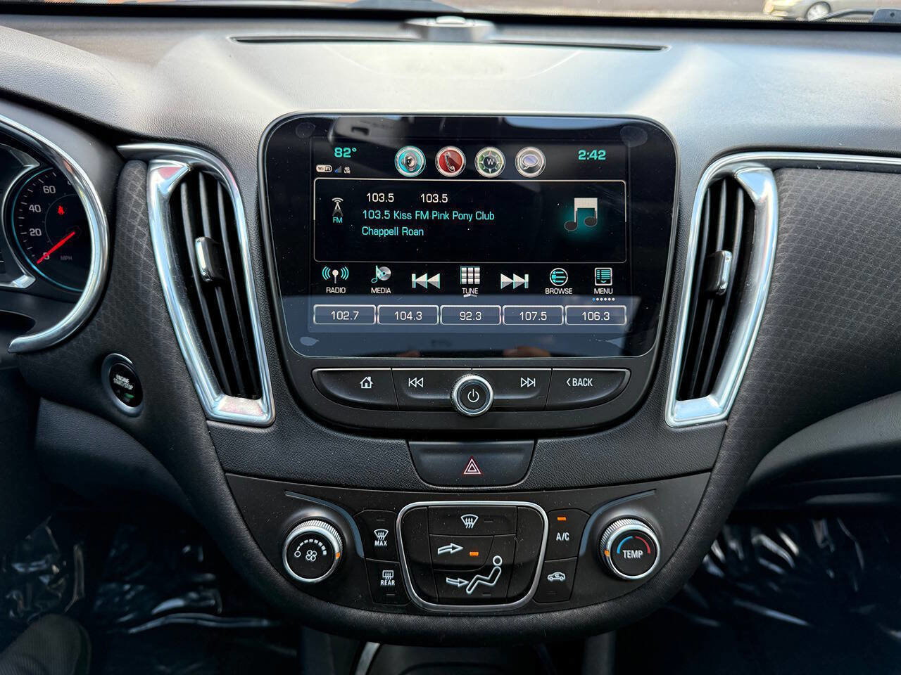 Used 2018 Chevrolet Malibu LT image 14