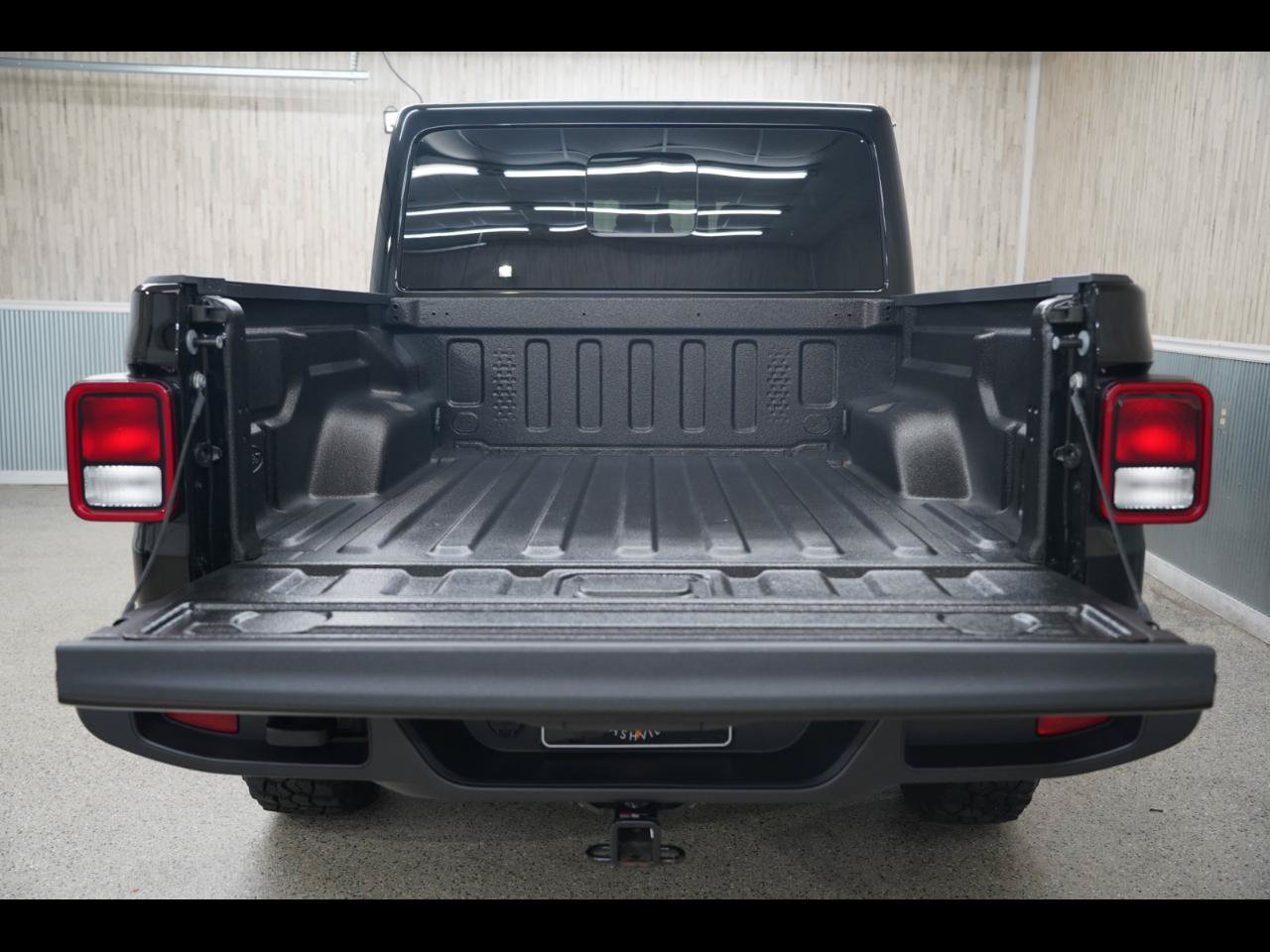 Used 2025 Jeep Gladiator Sport AWD/4WD image 33