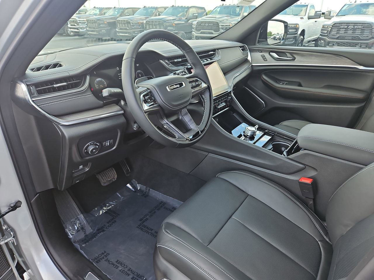 New 2025 Jeep Grand Cherokee Overland w/ Adv Protech Group III image 17