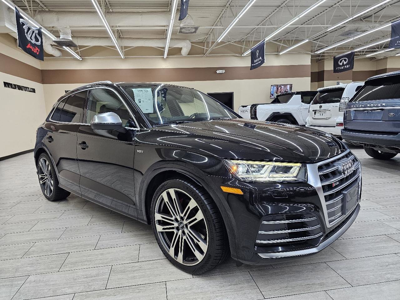 Used 2018 Audi SQ5 Premium Plus w/ S Sport Package image 4