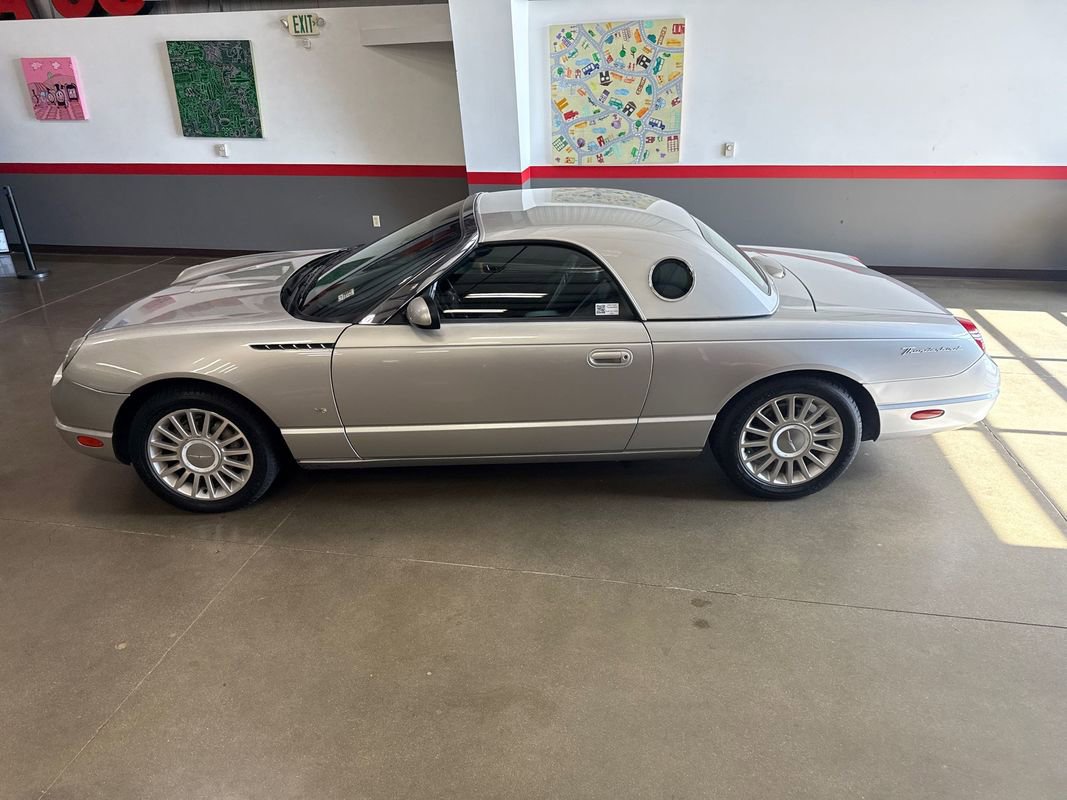 Used 2004 Ford Thunderbird image 42