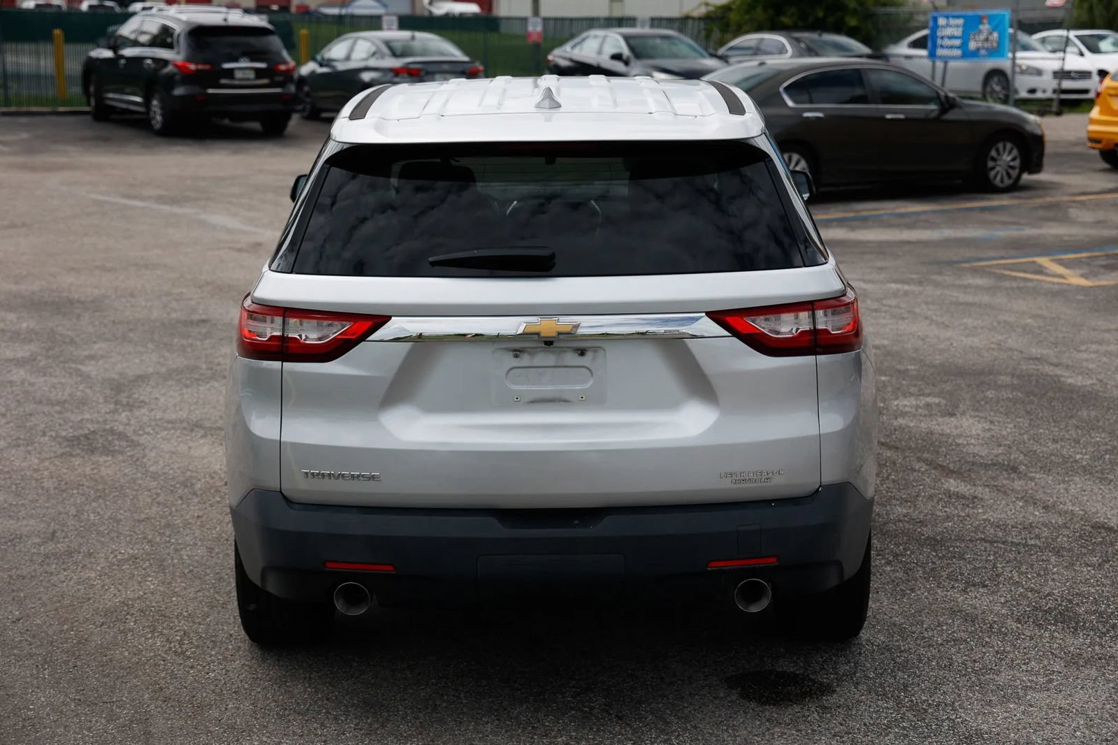 Used 2018 Chevrolet Traverse LS FWD image 5