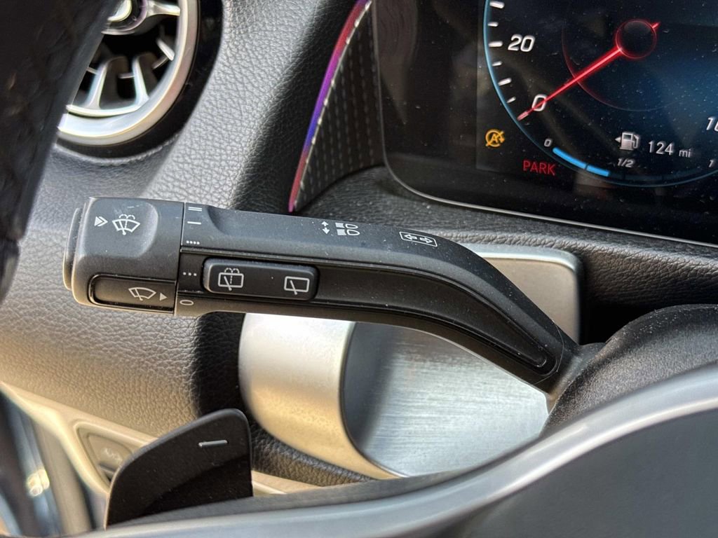 Used 2022 Mercedes-Benz GLB 250 image 41