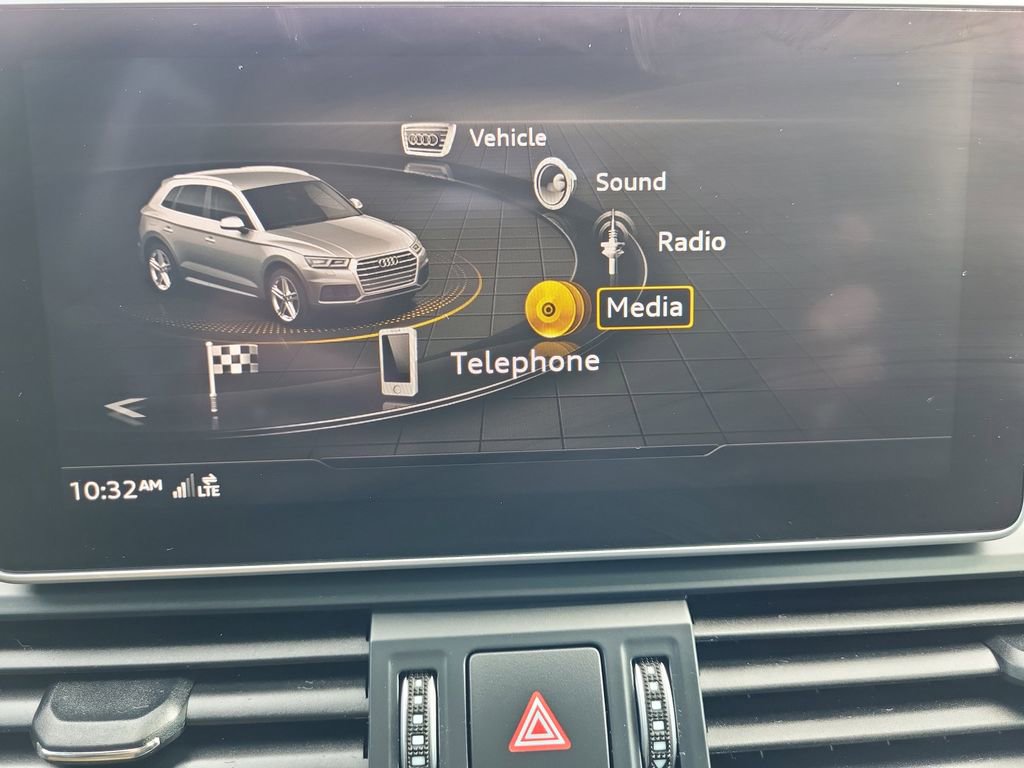 Used 2018 Audi SQ5 Premium Plus w/ Navigation Package AWD/4WD image 18