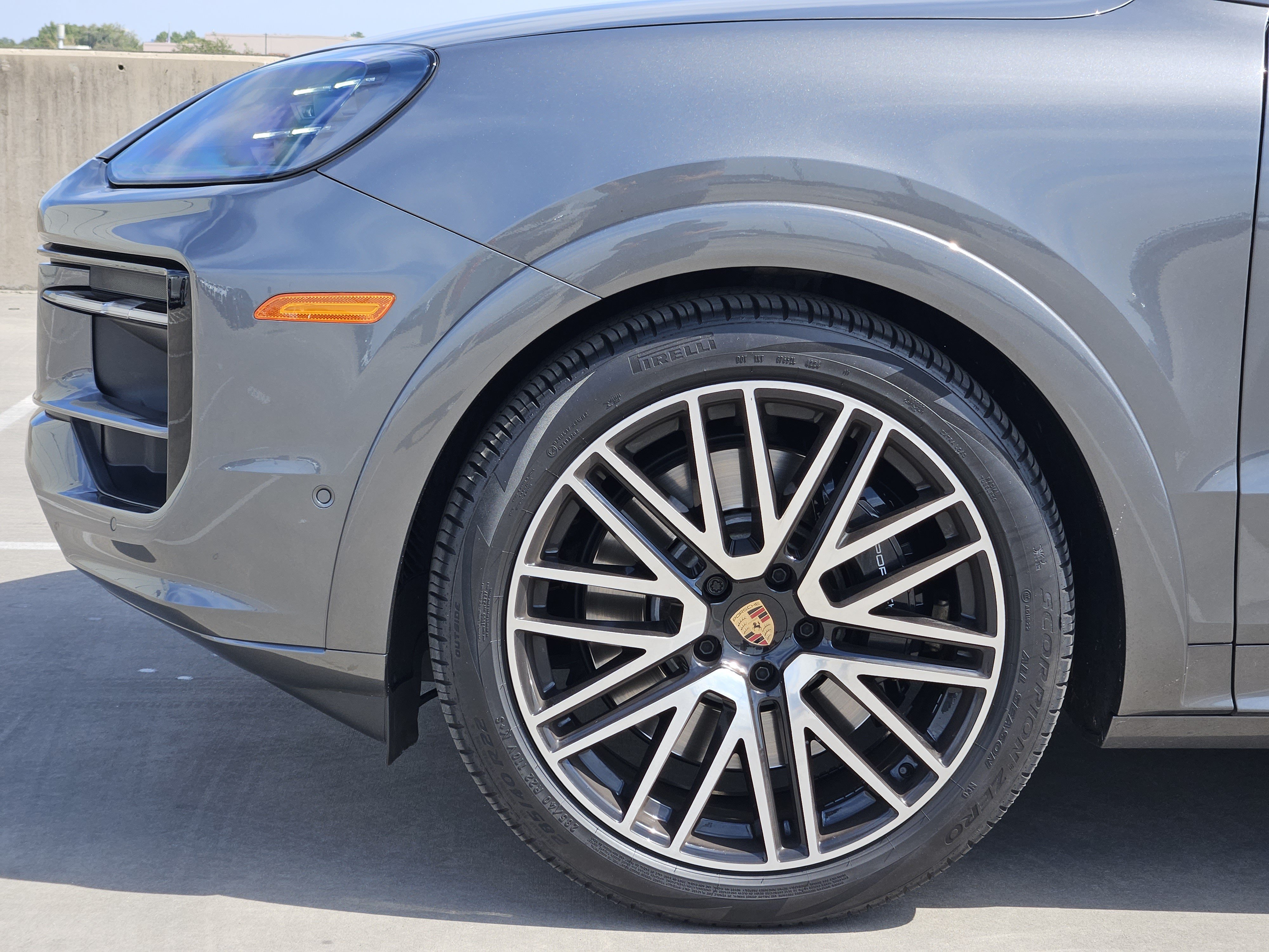 Certified 2025 Porsche Cayenne GTS AWD/4WD image 13