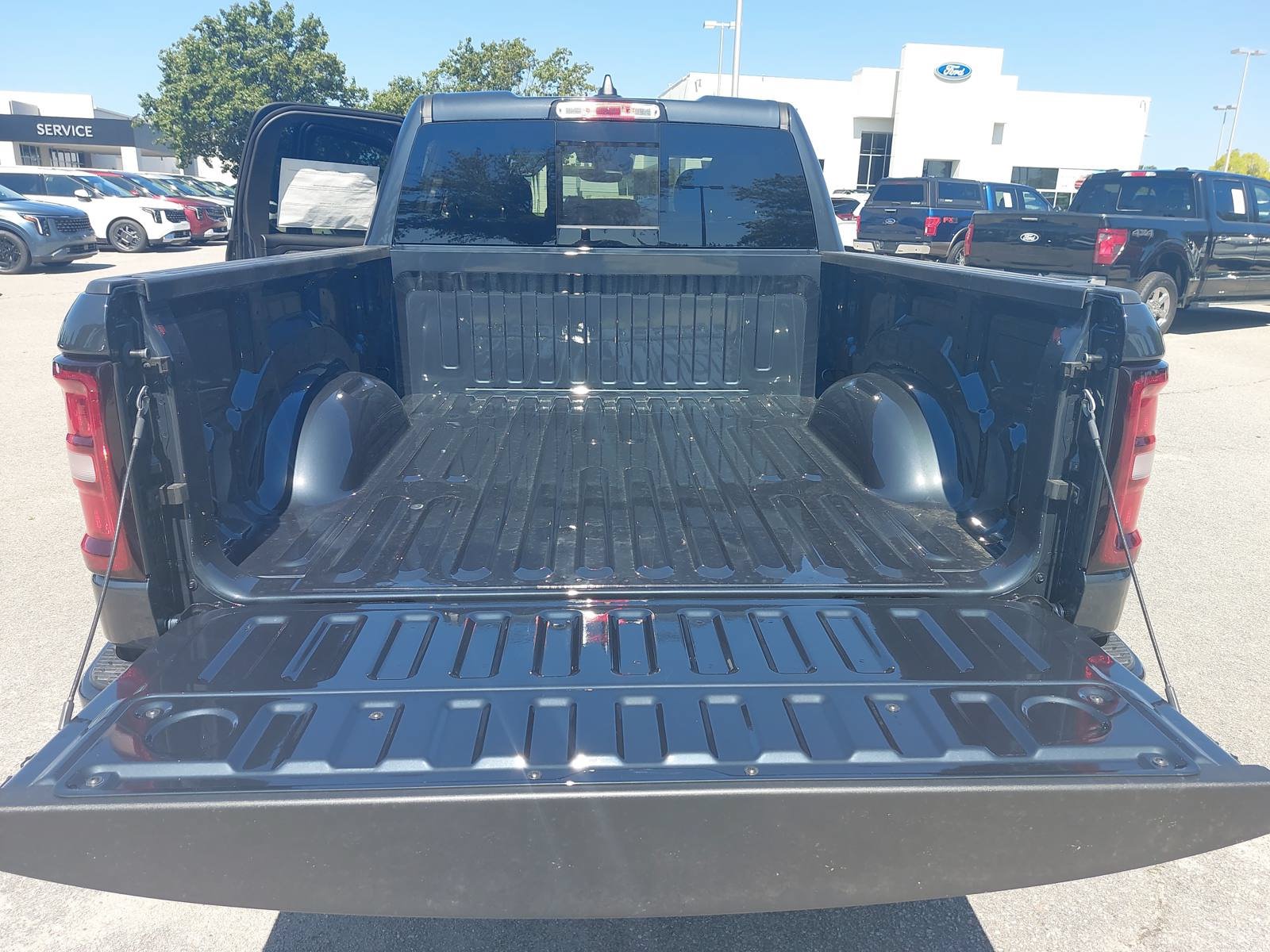 New 2026 RAM 1500 Big Horn w/ Night Edition AWD/4WD image 13