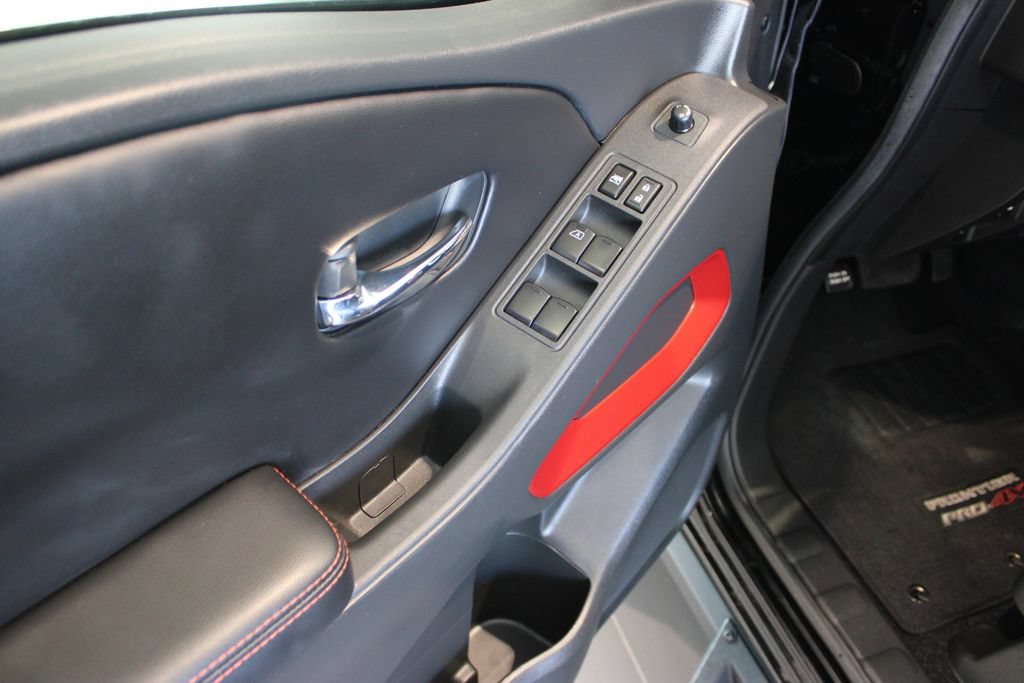 Used 2025 Nissan Frontier PRO-4X w/ Pro Convenience Package AWD/4WD image 30