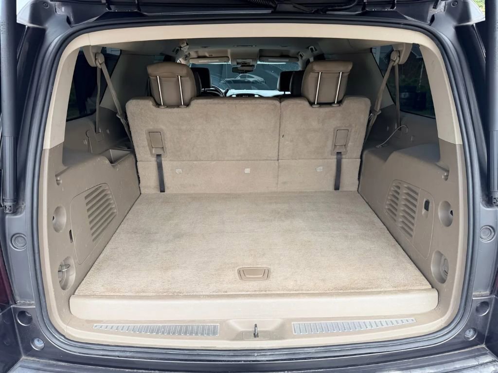 Used 2015 Chevrolet Suburban LT image 14