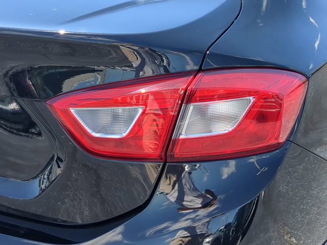 Used 2018 Chevrolet Cruze LS FWD image 11