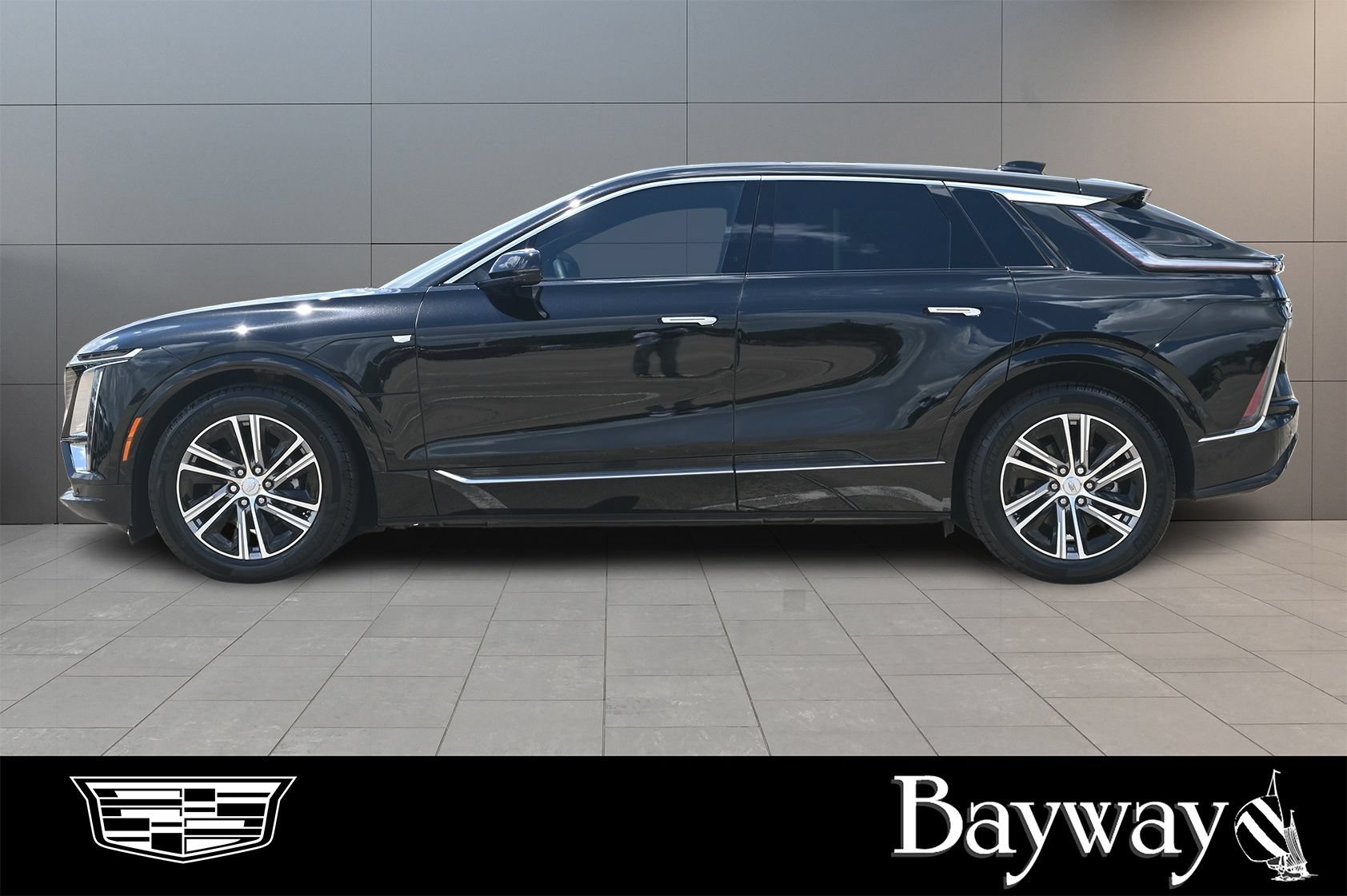Used 2025 Cadillac Lyriq Luxury w/ LPO, Floor Liner Package AWD/4WD image 5