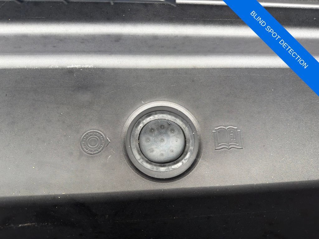 Used 2025 Ford Expedition Active AWD/4WD image 17