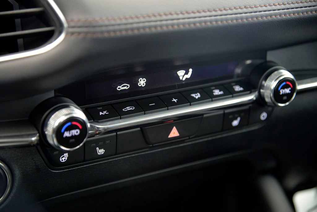 Certified 2025 MAZDA MAZDA3 2.5 Turbo Sedan w/Premium Plus image 24