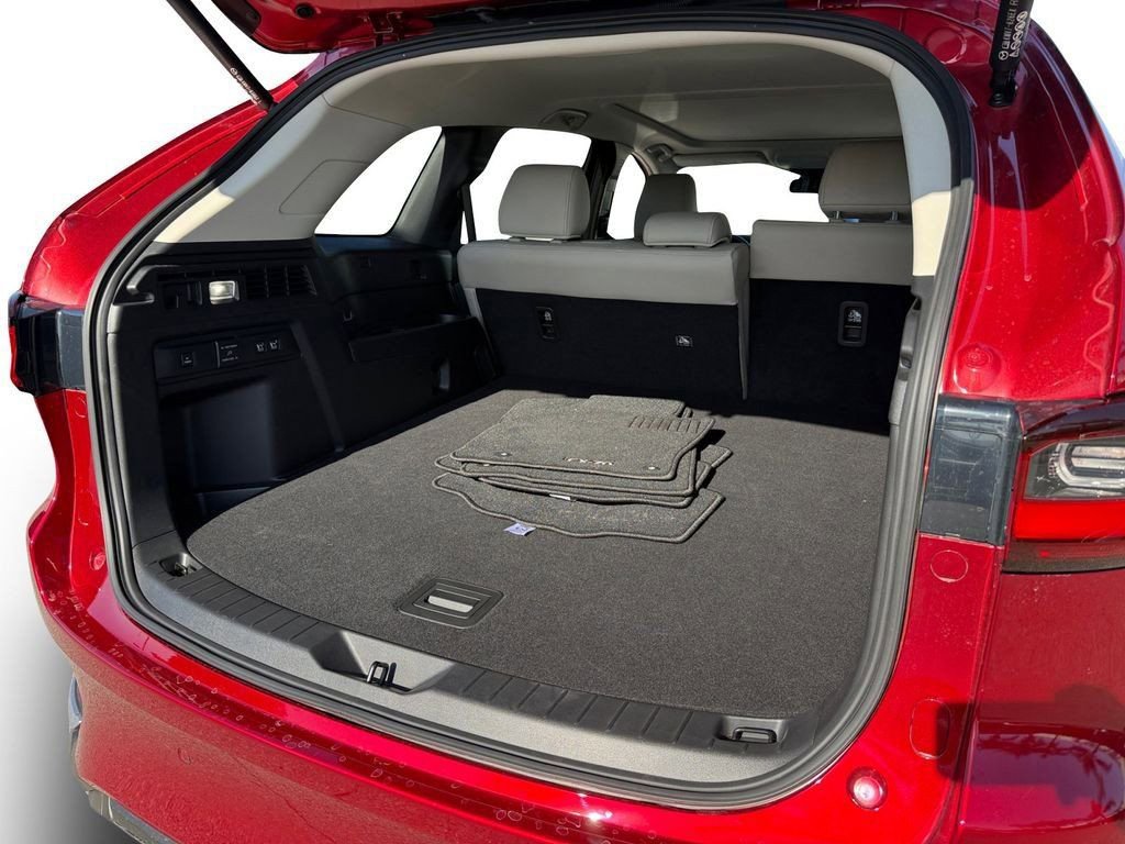 Used 2025 MAZDA CX-70 Plug-In Hybrid w/ Premium Pkg image 9