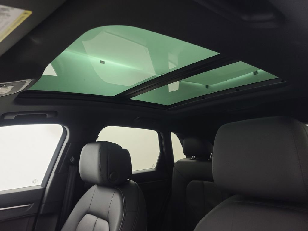 Used 2025 Audi Q3 2.0T Premium image 40