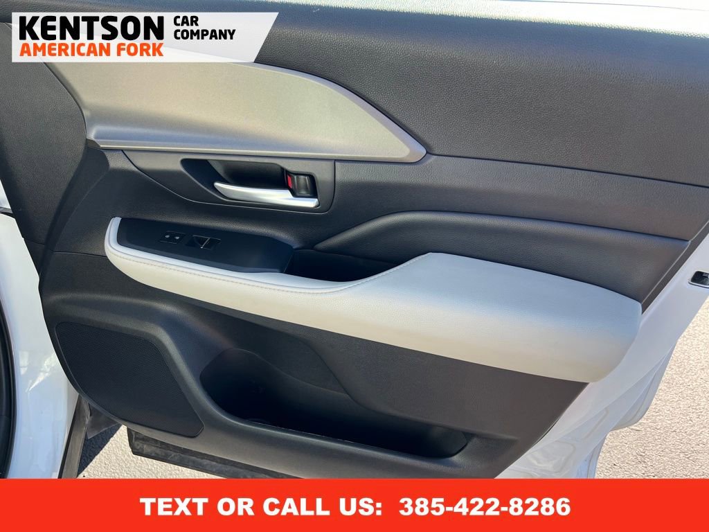 Used 2025 Toyota Grand Highlander AWD image 32